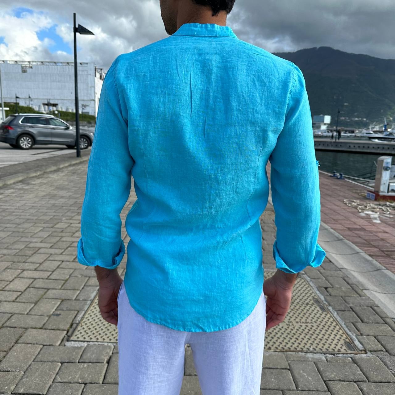 Camicia in lino collo coreano turchese