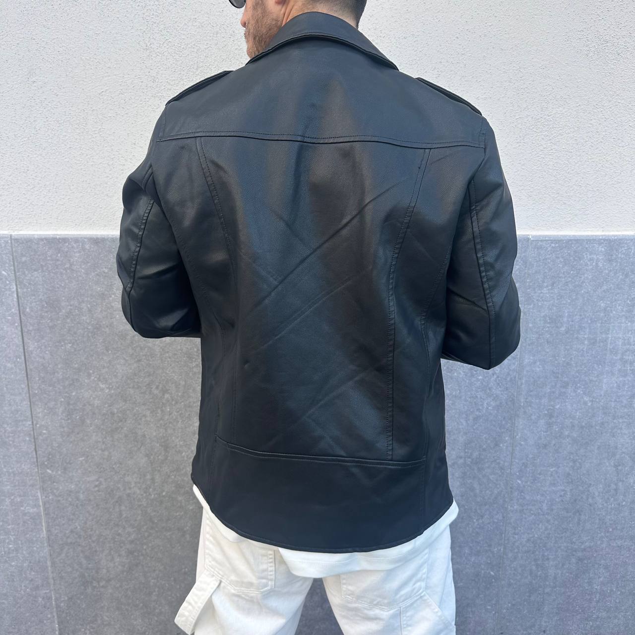 Chiodo in ecopelle nero