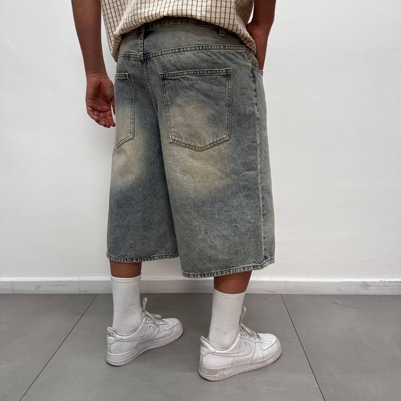 Short 3581
