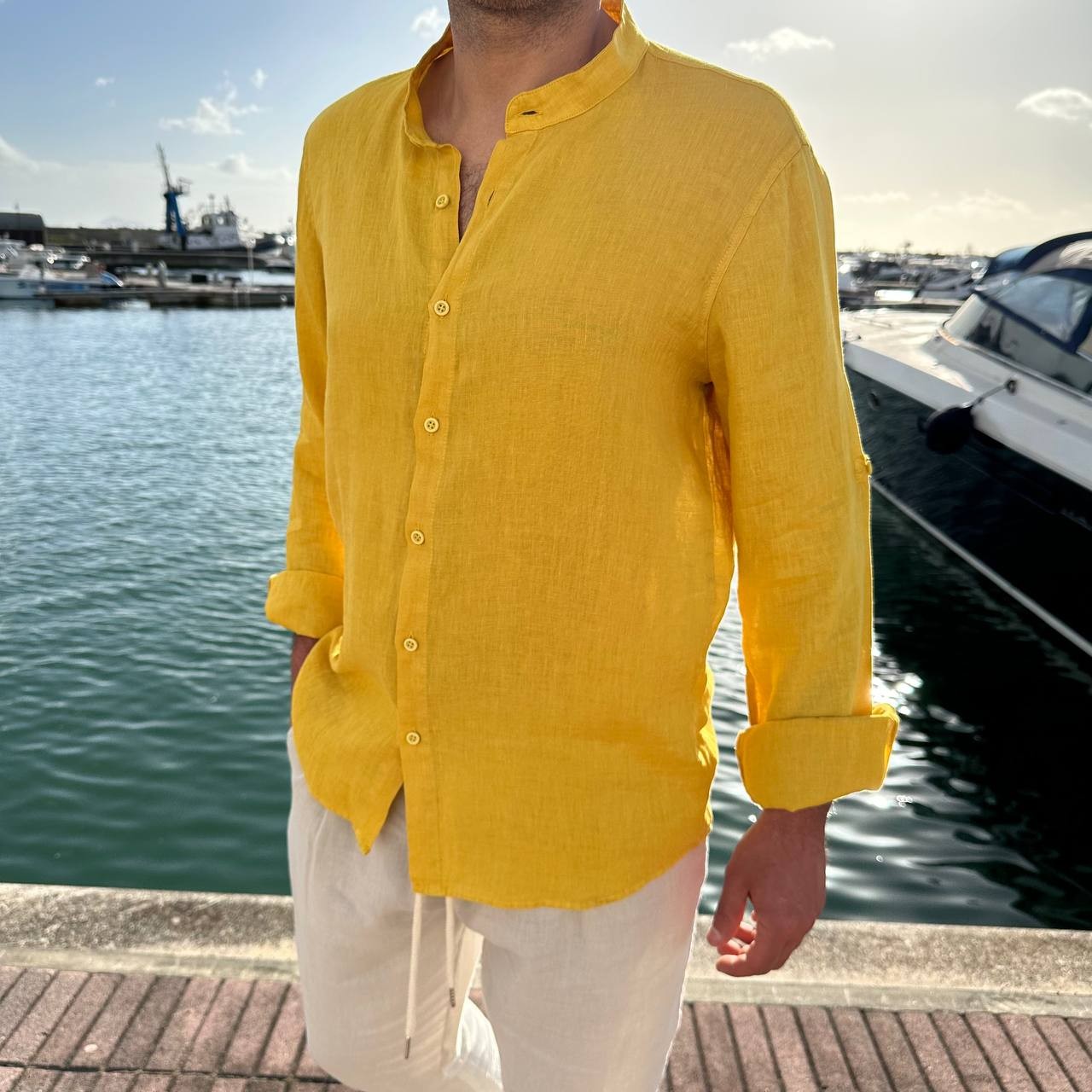 Camicia in lino collo coreano senape