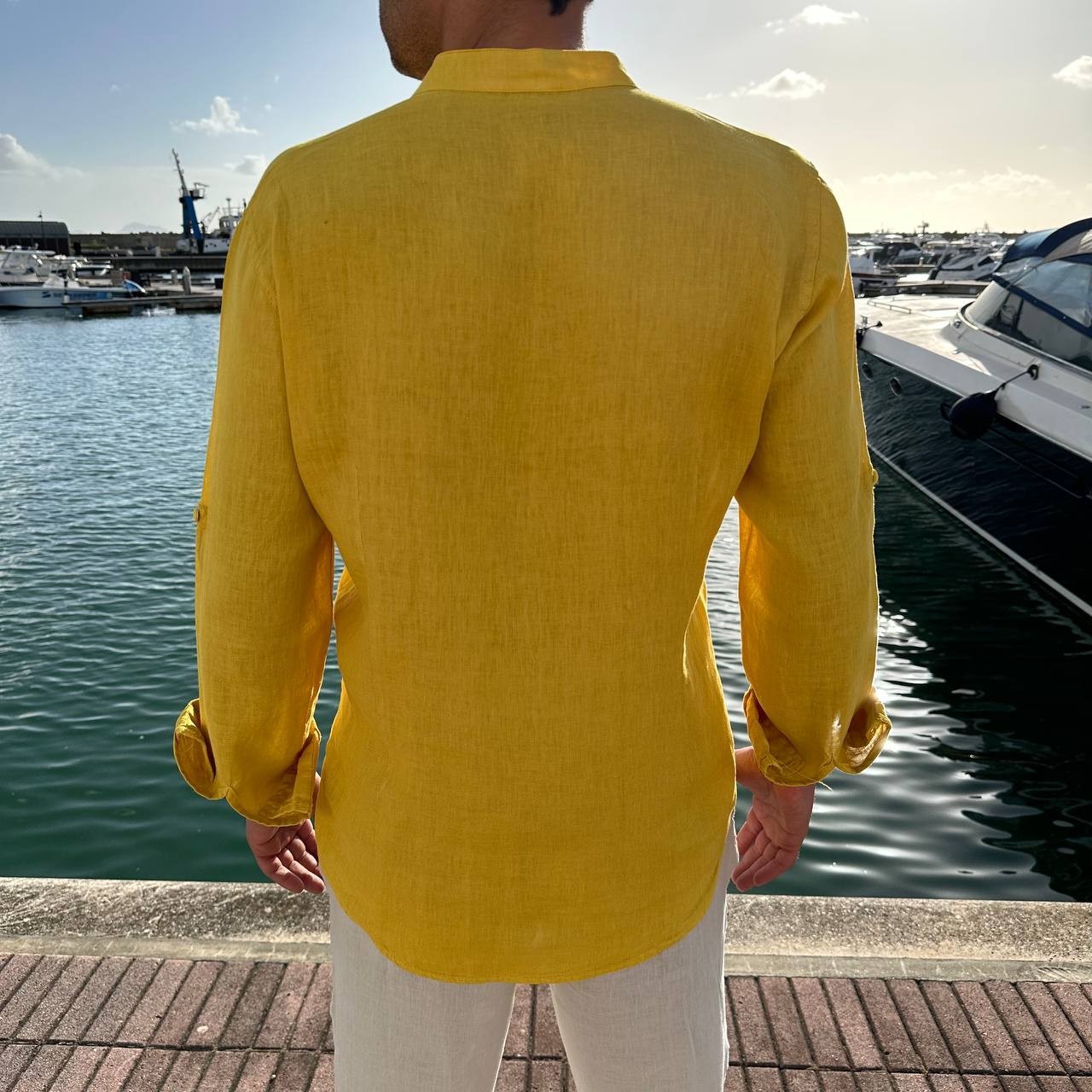 Camicia in lino collo coreano senape