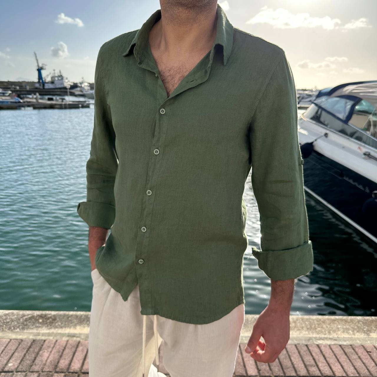 Camicia in lino collo francese verde