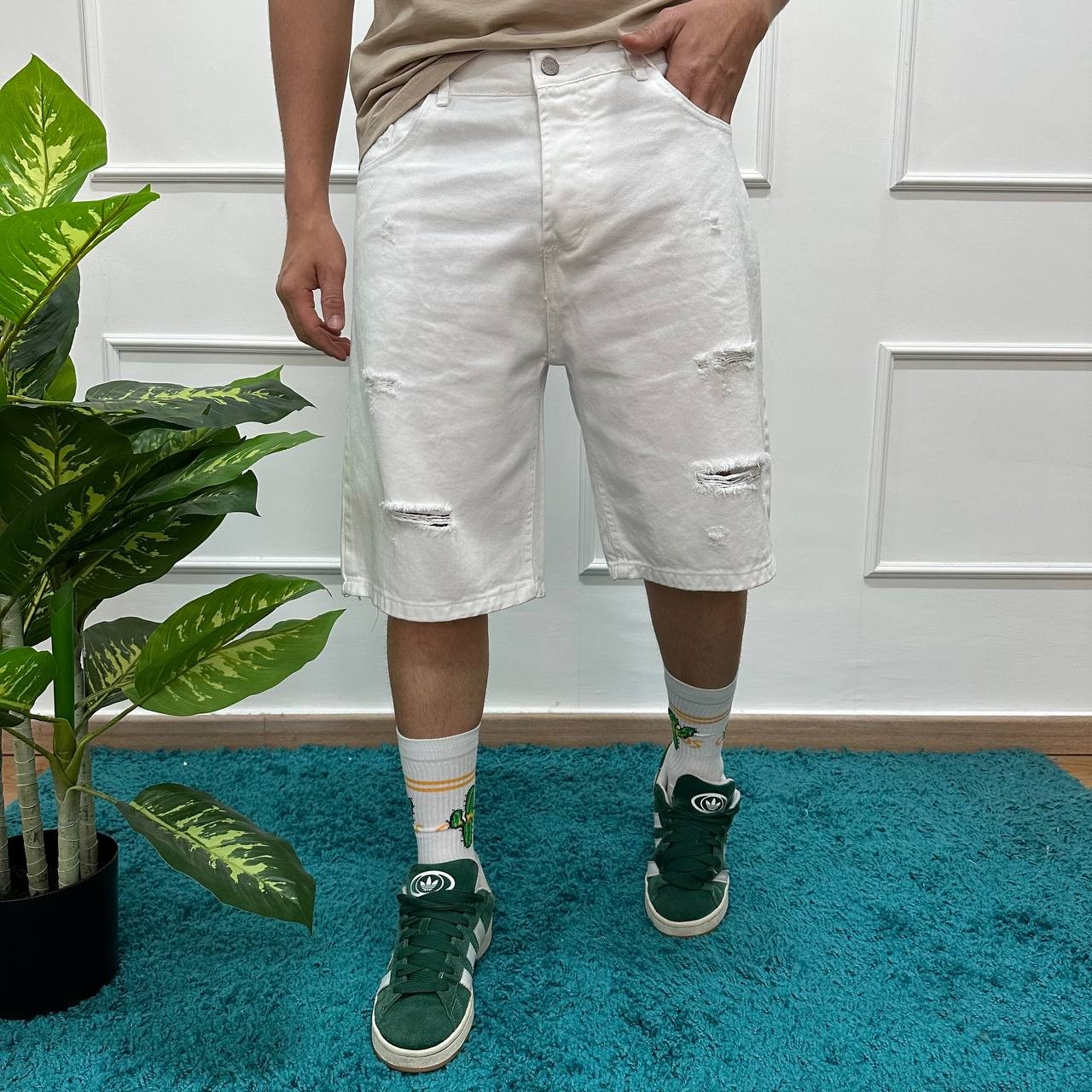 Shorts white