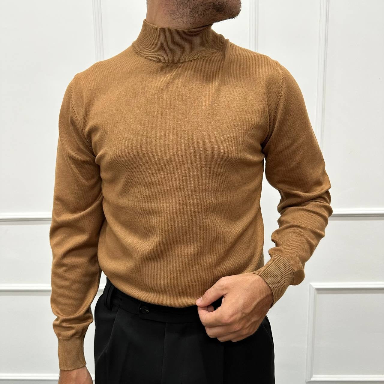 Mezzocollo in cotone caldo cammello