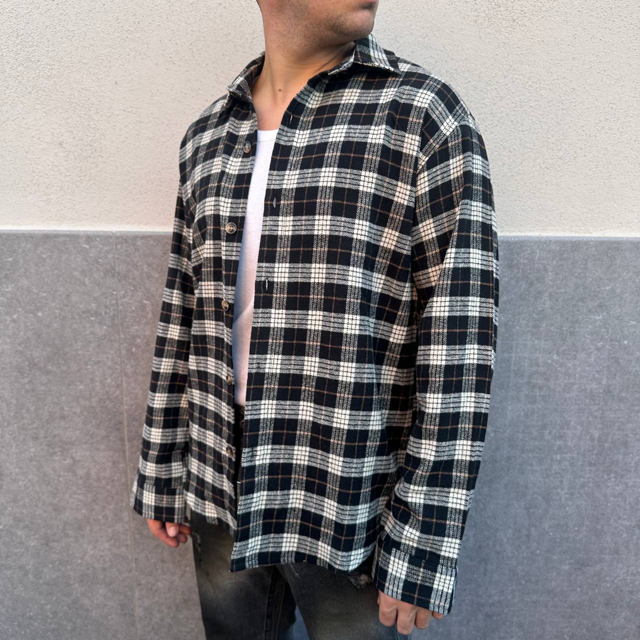 Camicia in flanella nera