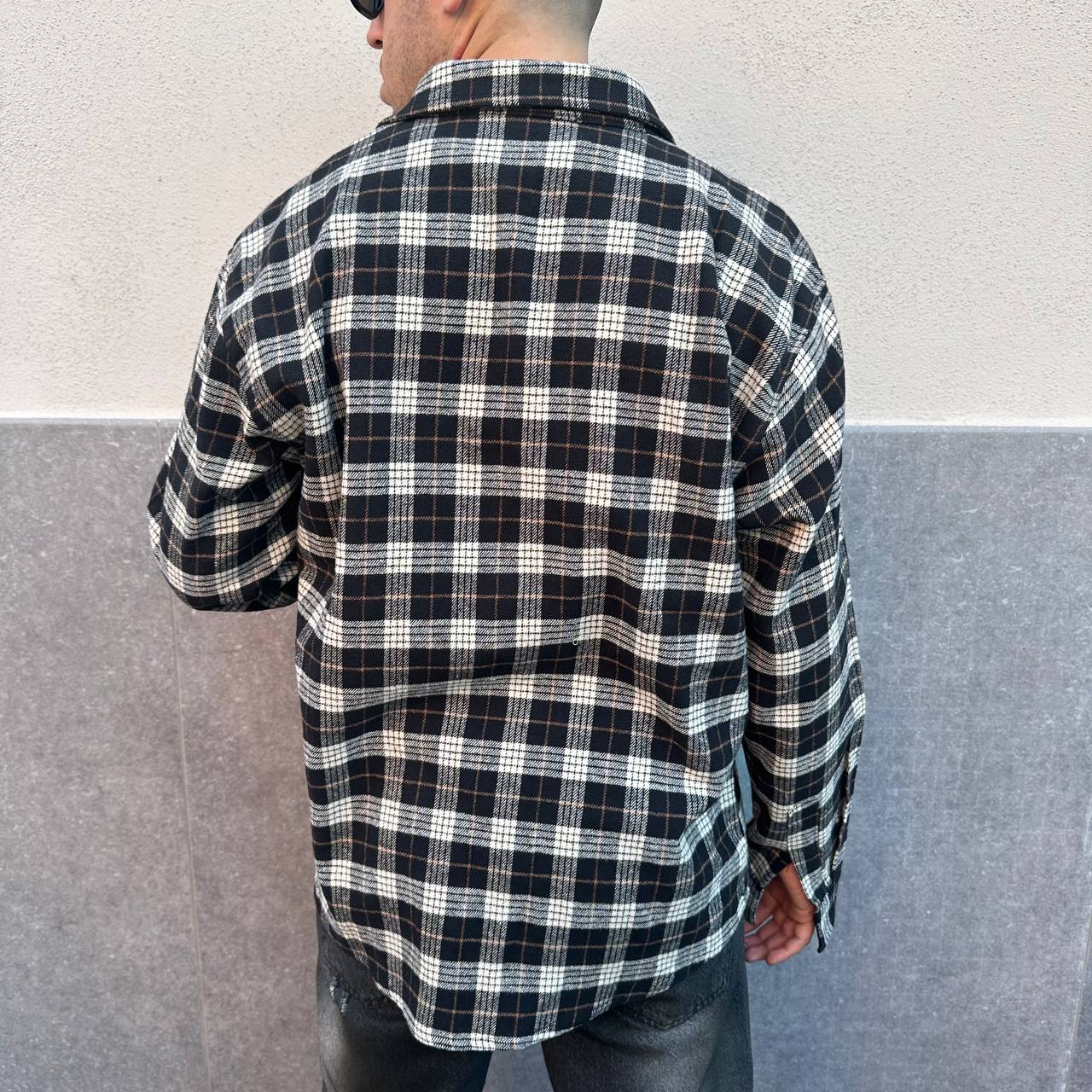 Camicia in flanella nera