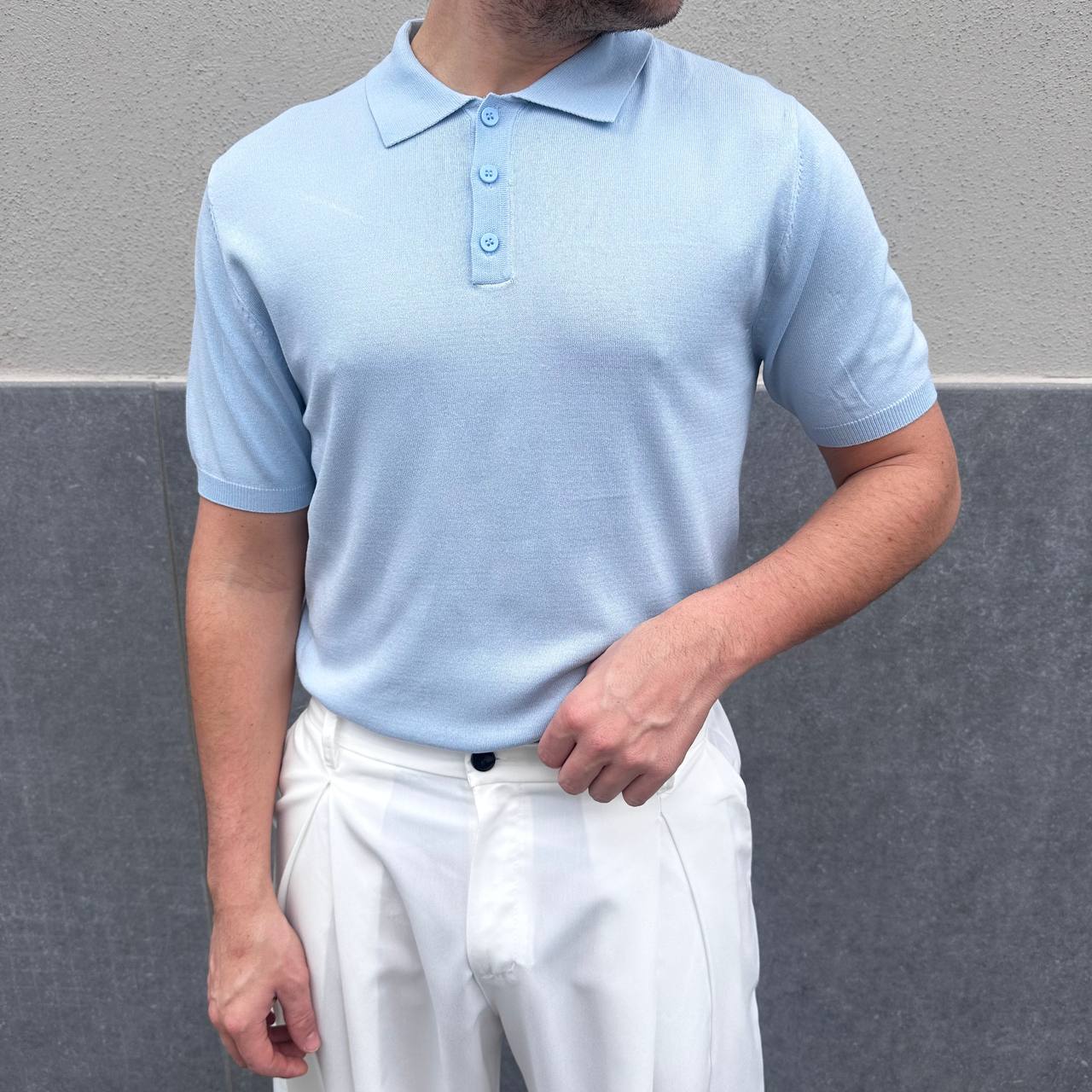 Polo in filo celeste