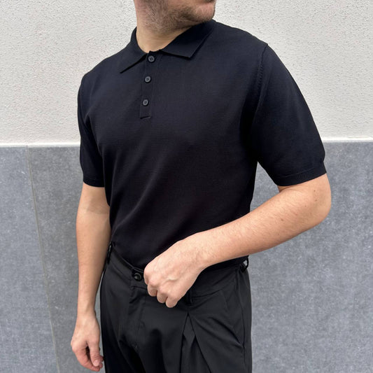 Polo in filo nera