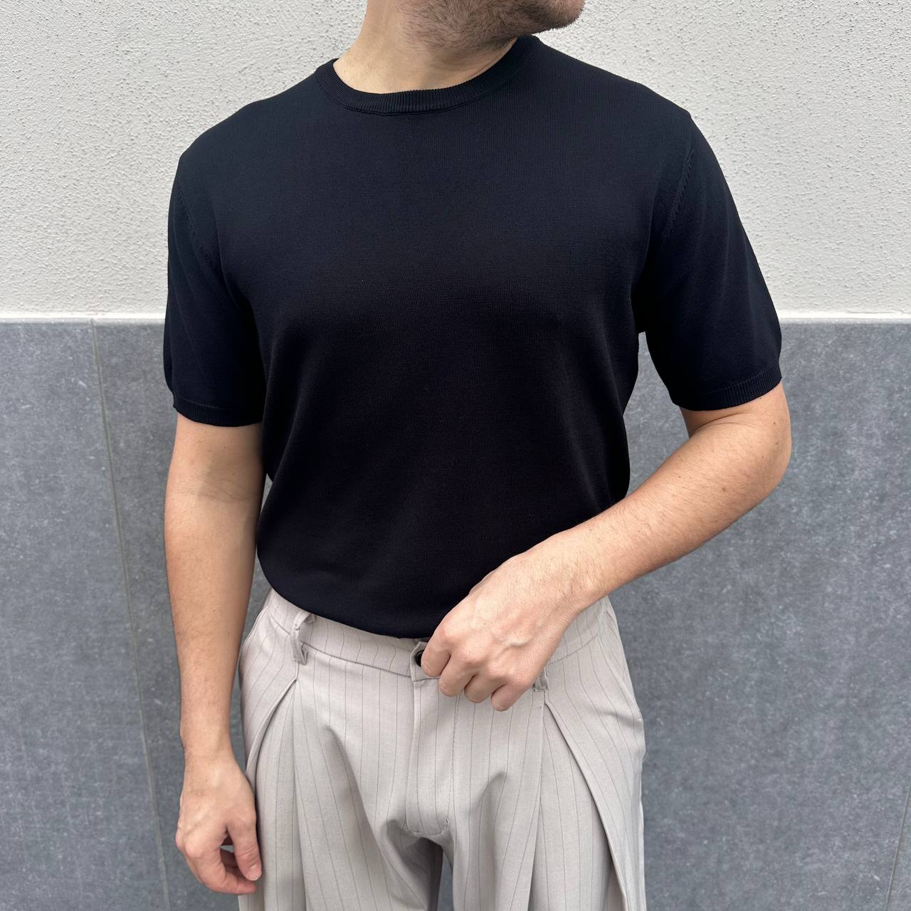 Maglia in filo nera