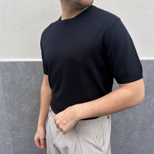 Maglia in filo nera