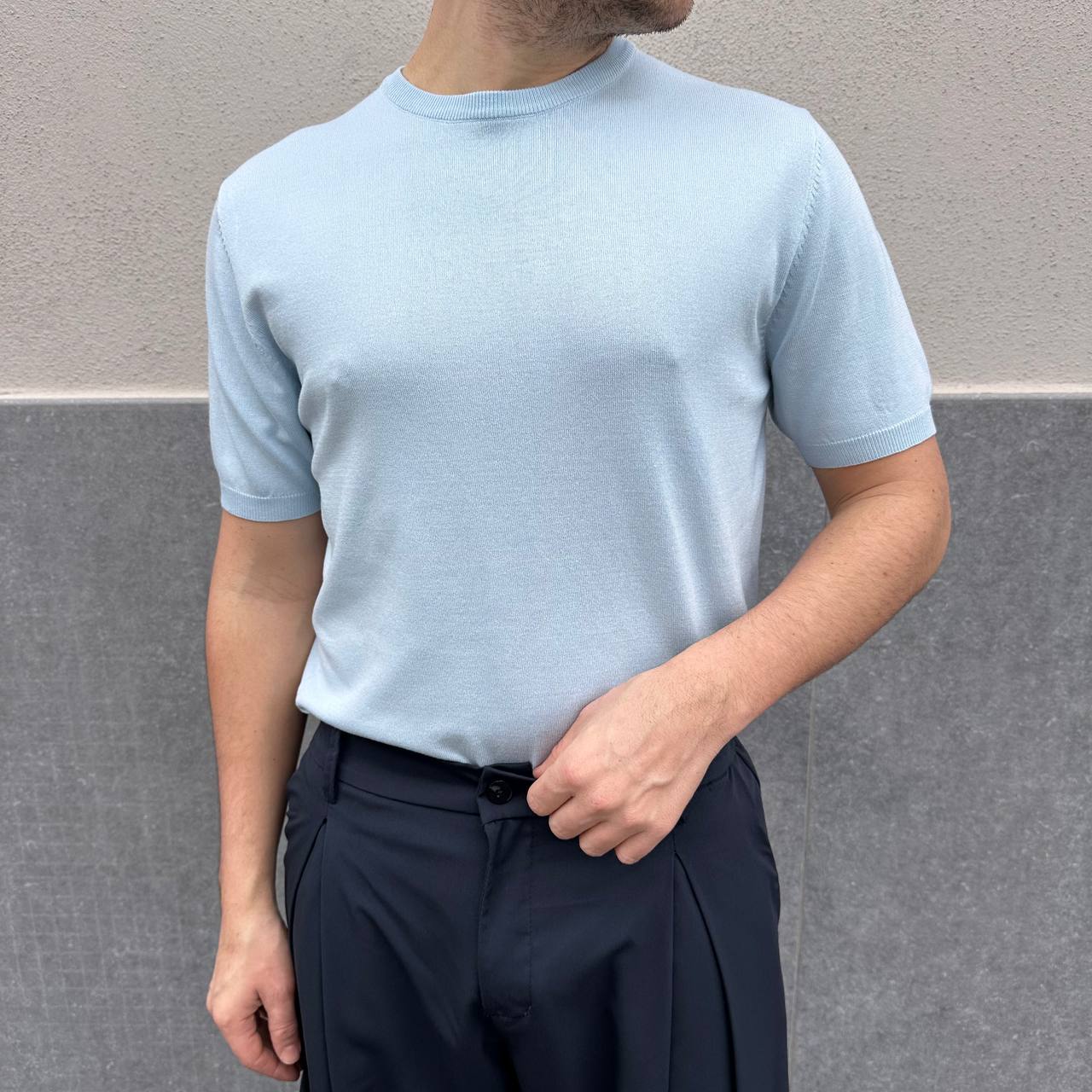 Maglia in filo celeste