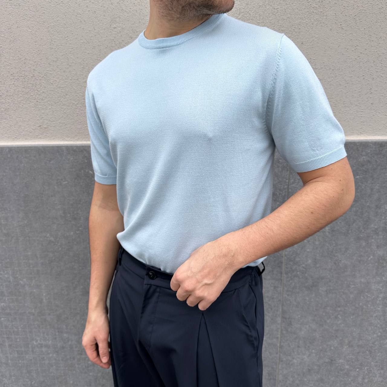 Maglia in filo celeste