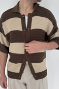 Pull con bottoni a righe beige