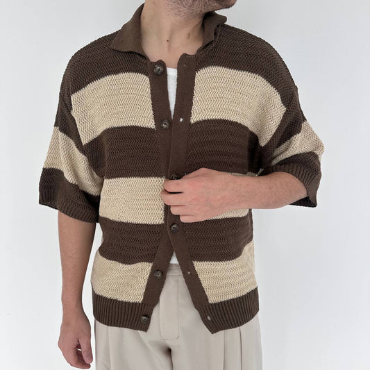 Pull con bottoni a righe beige