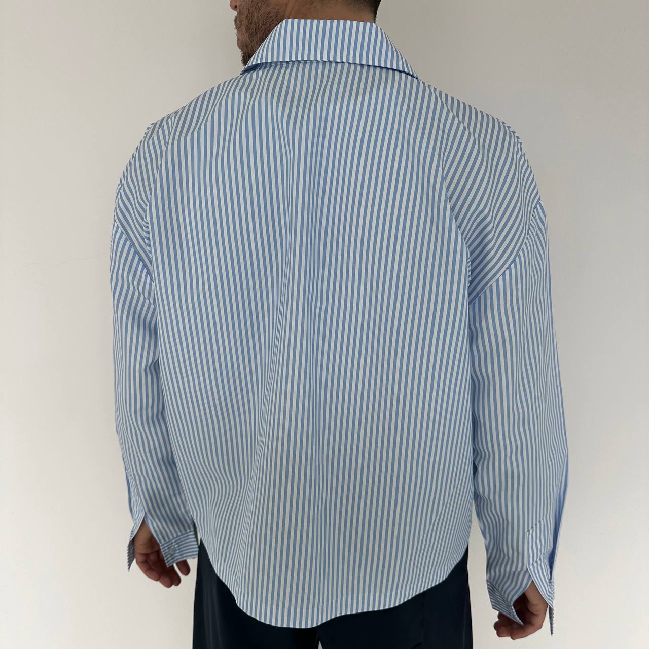 Camicia crop riga azzurra