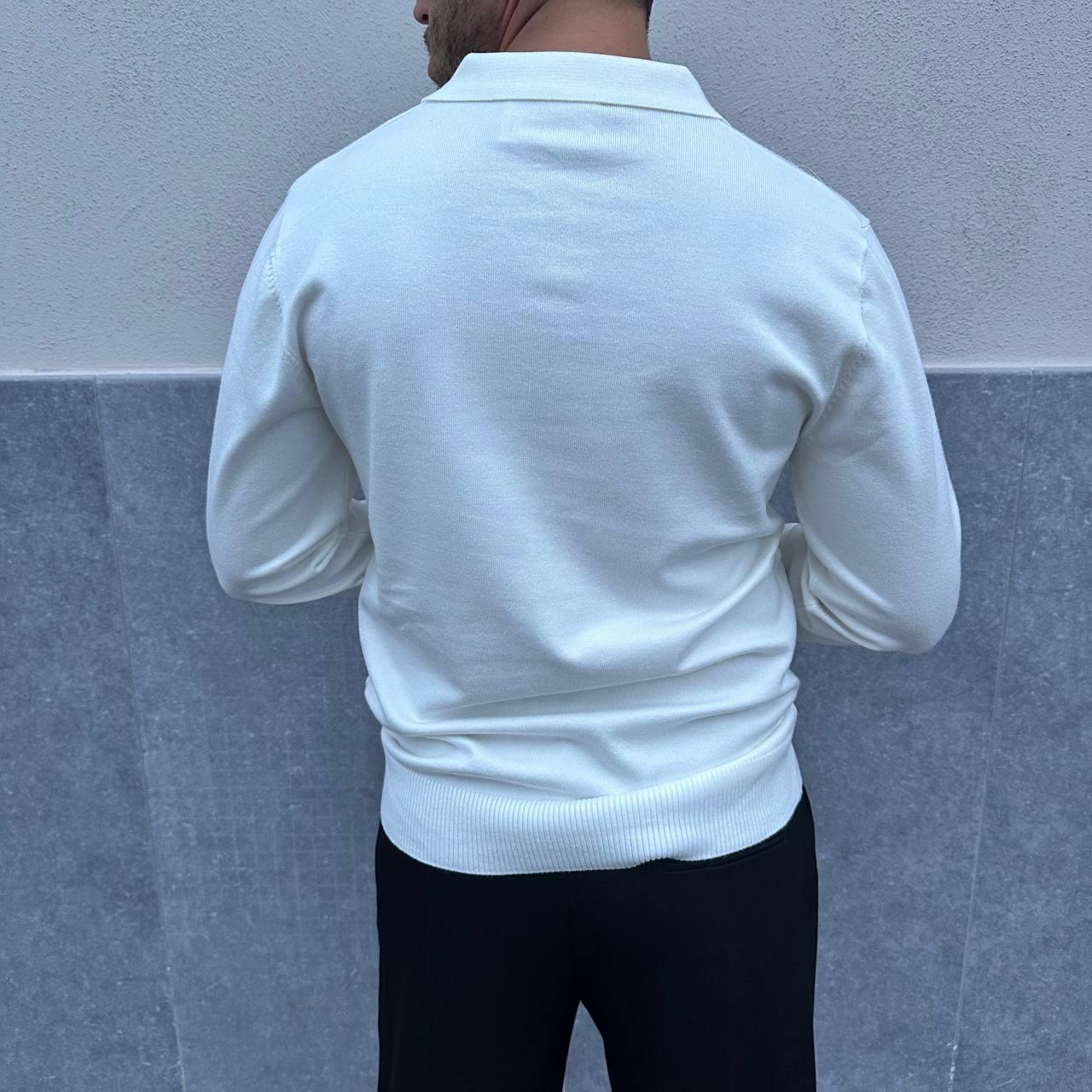 Polo scollo a V bianco