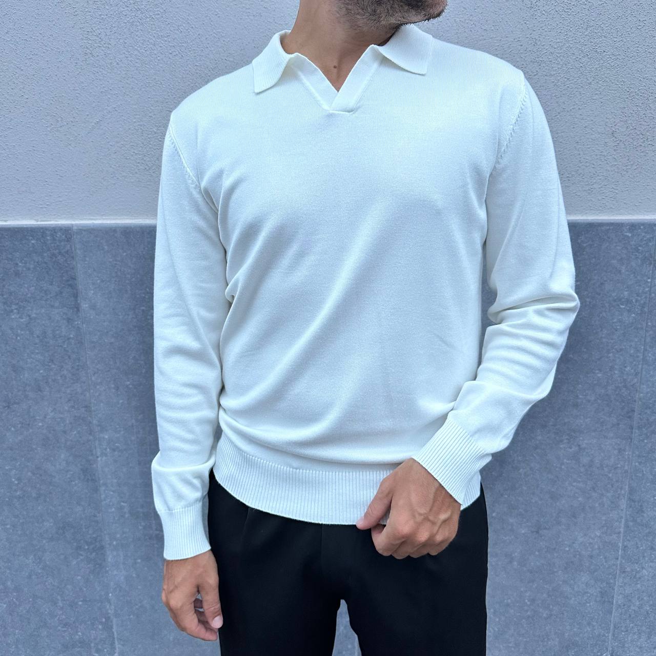 Polo scollo a V bianco