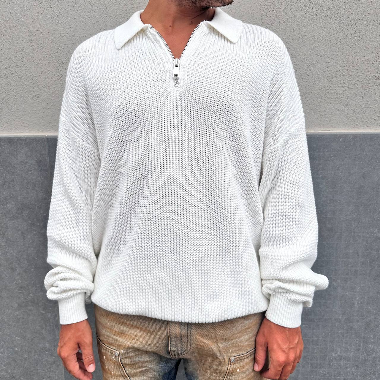 Pullover con zip bianco