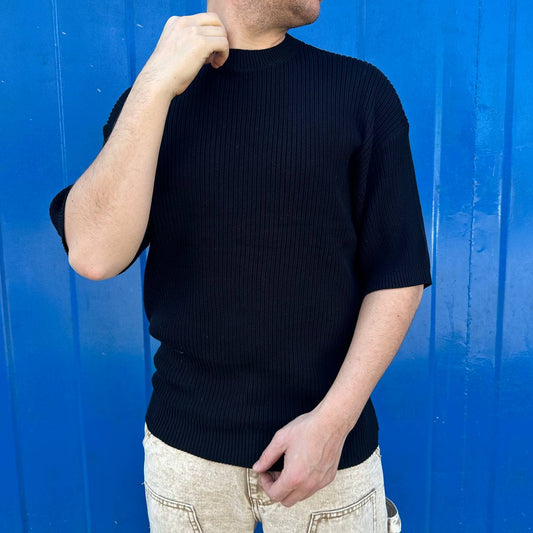 T-shirt in filo a costine nera