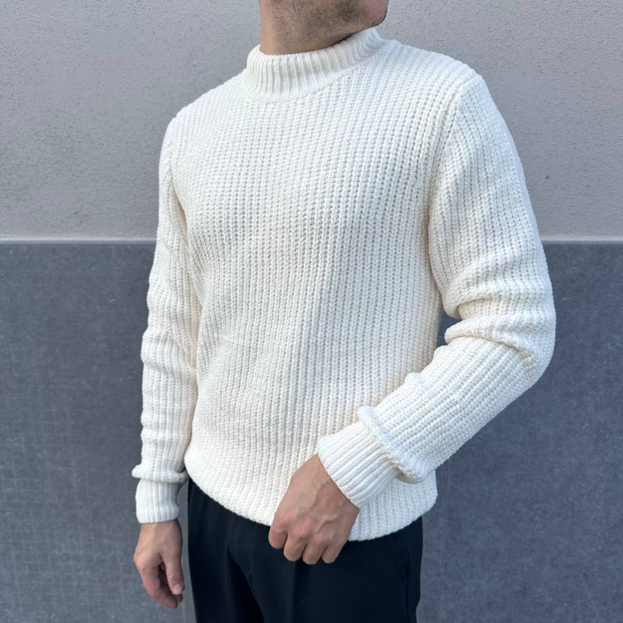 Mezzocollo in ciniglia bianco