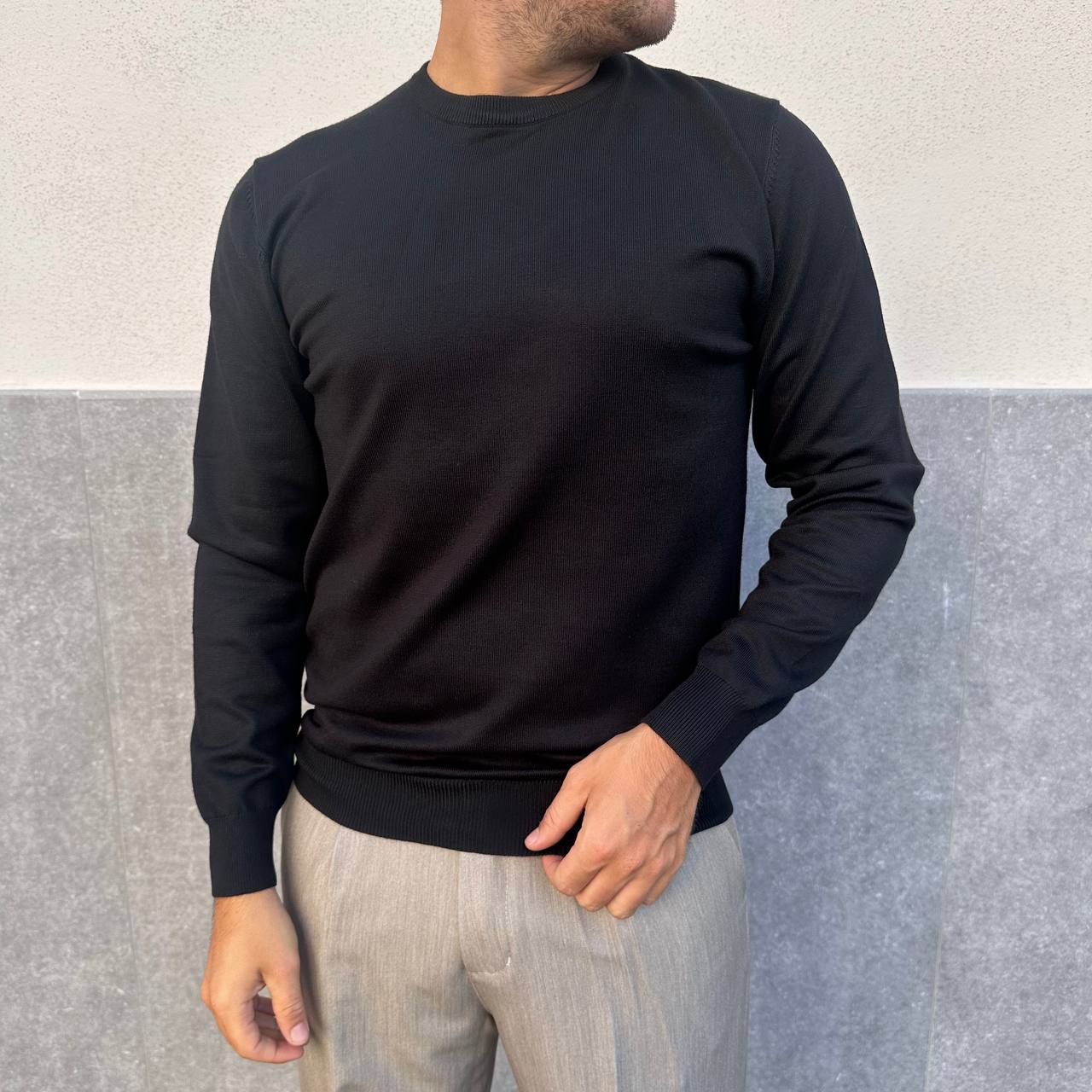 Pullover girocollo nero