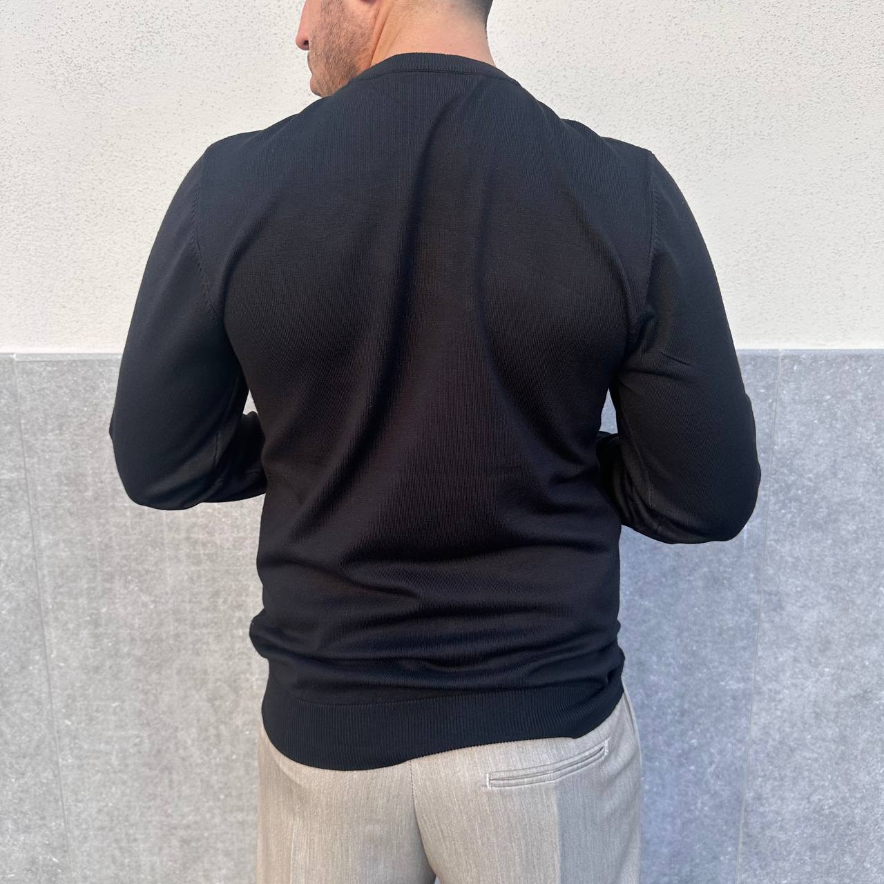 Pullover girocollo nero