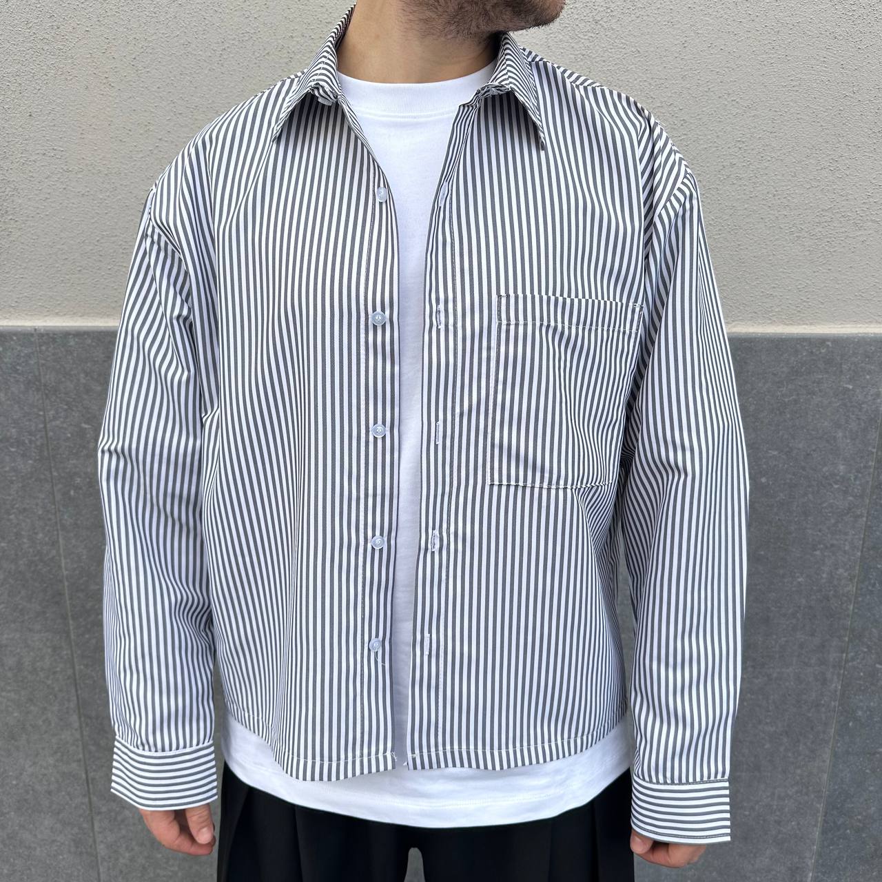 Camicia crop riga nera
