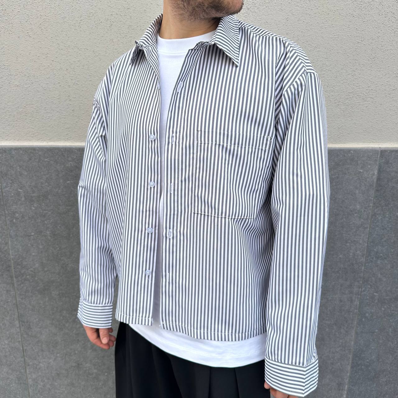 Camicia crop riga nera