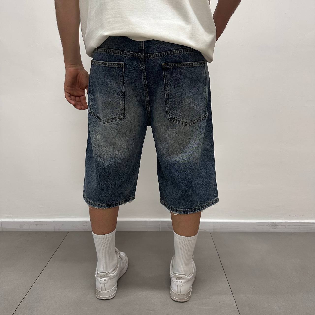 Short 3728