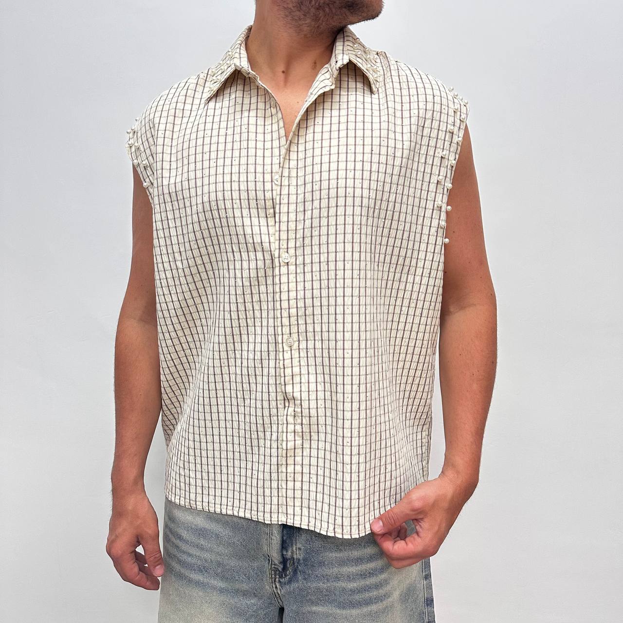 Camicia con perle smanicata beige