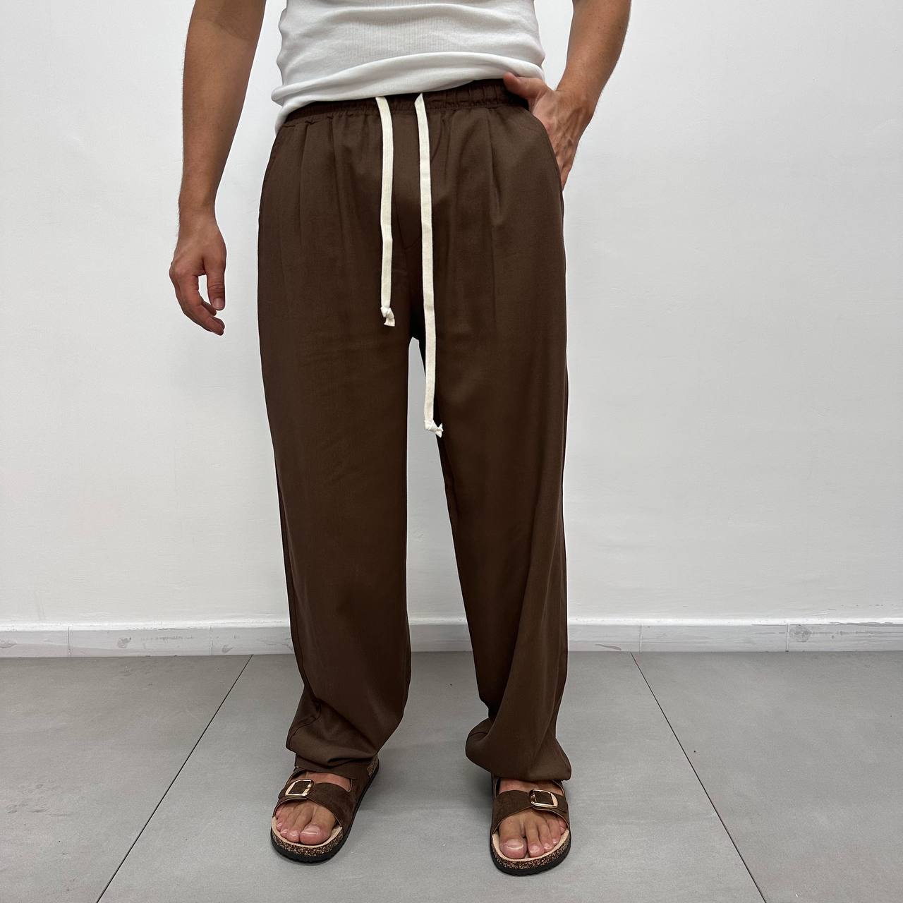 Pantalone elastico in lino marrone